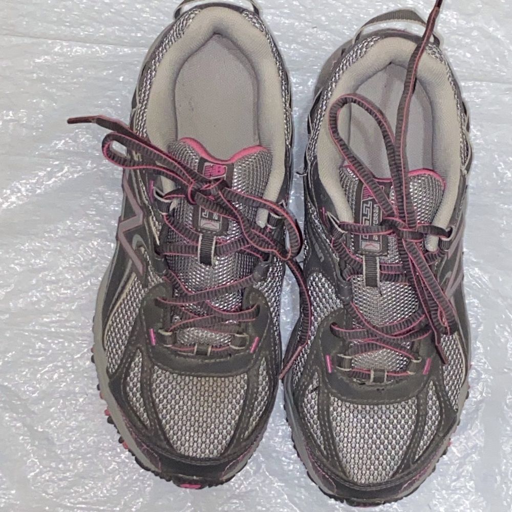 New Balance AII Terrain 411 V2 Gray and Pink Hiking Trail Shoes Sz, 6.5 Unisex - Picture 5 of 11